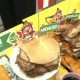 Pan con chicharrón gratis: regalan 100 desayunos para quienes voten