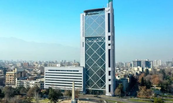 América móvil y entel presentan una oferta conjunta por telefónica