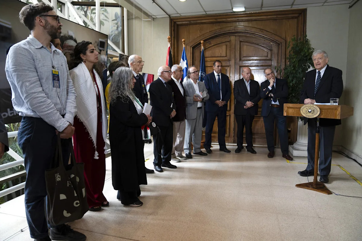 Fotógrafo palestino expone en el congreso de chile para concienciar