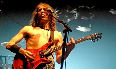 El mundomuere robe iniesta, líder de extremoduro y voz del