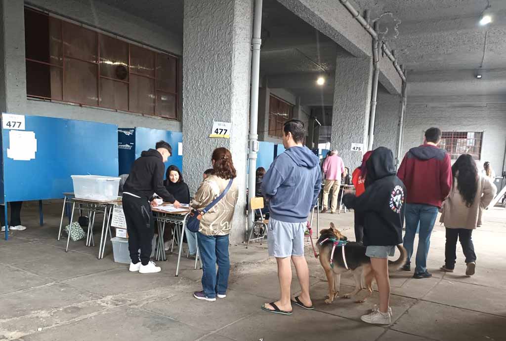 Jornada electoral en chile fluida y con algunos incidentes